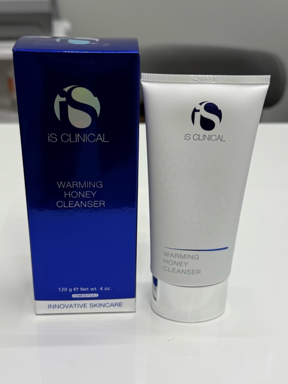 iS Clinical Warming Honey Cleanser 4oz NEW IN BOX • Exp 11/2027